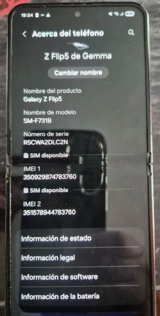Samsung Galaxy Z Flip 6 tiene la pantalla rota.
