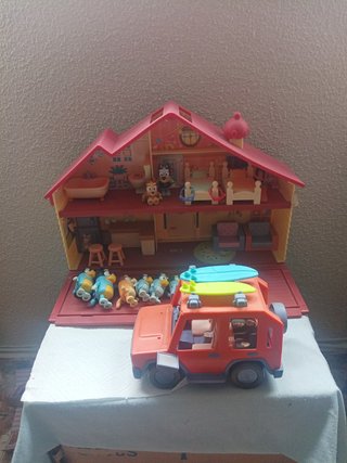 Casa, Coche y Muñecos Bluey