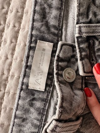Pantalón vaquero gris