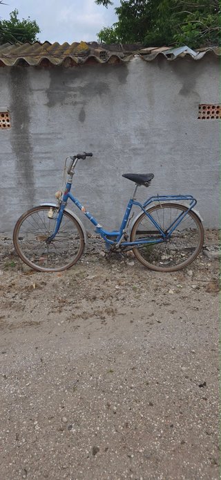 Bicicleta BH antigua azul