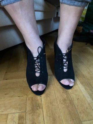 Zapatos de tacón abierto negros
