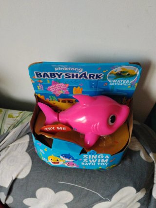 Juguete de baño Baby Shark rosa