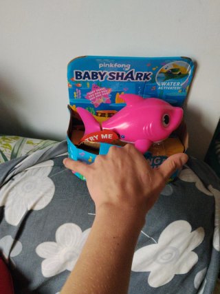 Juguete de baño Baby Shark rosa