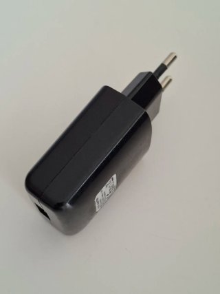 Cargador AC/DC JD-050200 5V 2000mA