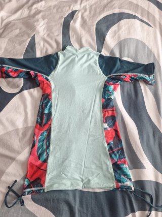 Camiseta proteccion solar OLAIAN con estampado tro