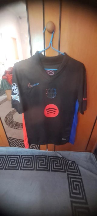 vendo un lote de ropa de marca hombre tallas M S