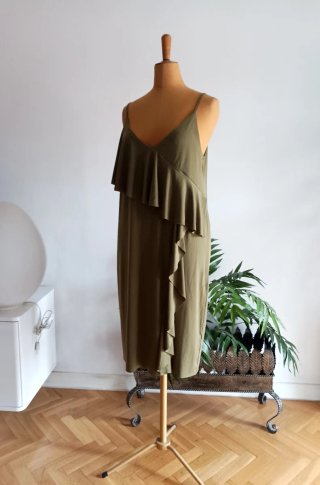 Vestido verde con volantes Lefties