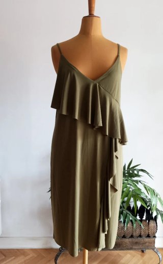 Vestido verde con volantes Lefties