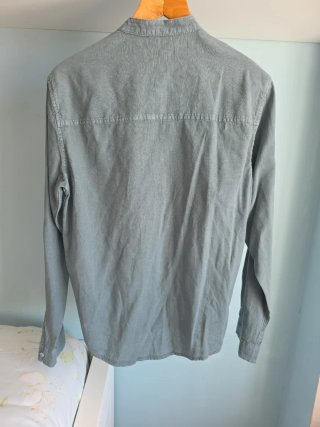 Camisa Pull&Bear cuello mao gris XS