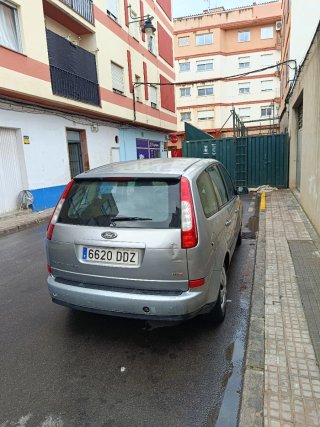 Ford C-MAX 2005 récentemente pesada la itv