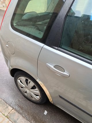 Ford C-MAX 2005 récentemente pesada la itv