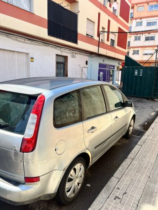 Ford C-MAX 2005 récentemente pesada la itv