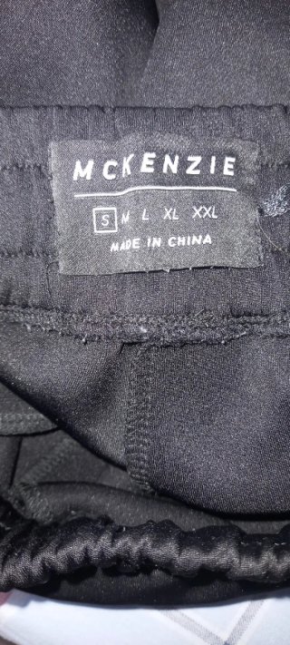 Pantalón de chándal McKenzie negro