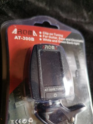 Afinador Aroma AT-300B Clip-on