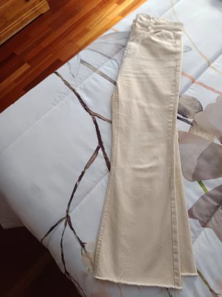 Pantalón vaquero ancho beige