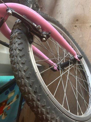 Bicicleta infantil rosa MITICAL Muy buen estado.