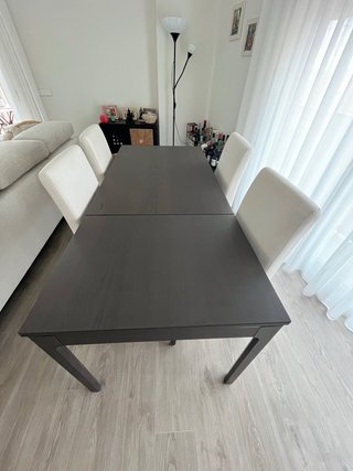 Mesa comedor y 4 sillas