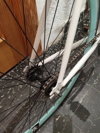 Bicicleta Mint con manillar negro
