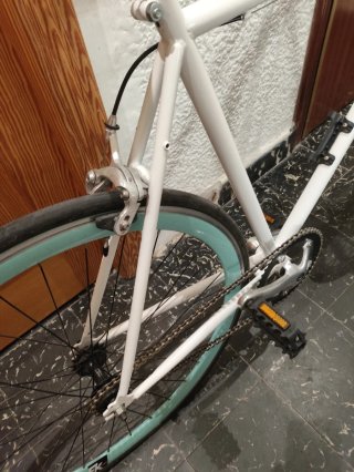 Bicicleta Mint con manillar negro