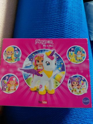 Pinypon Mix is Max Unicornio y Muñeca con su caja