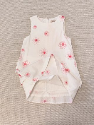 Vestido blanco flores rojas de A L'Heure Anglaise
