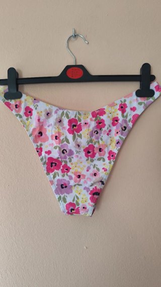 Bikini floral rosa y blanco Talla XL