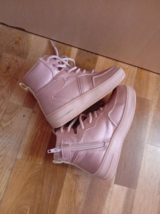Botas rosas altas
