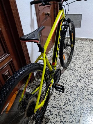 Talla L Scott 950 muy ligera y como nueva 29"