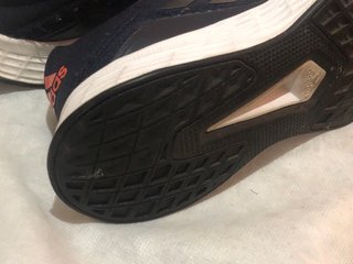 Zapatillas Adidas Negras y Rosas