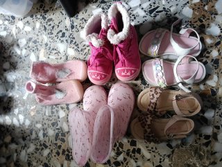 Lote Calzado Bebé/Niña: Botas, Sandalias, Pantufla