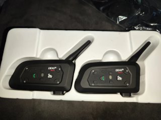 2 Intercomunicadores Moto EJEAS + Mando