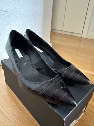 Zapatos de salón negros efecto piel
