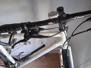 Bicicleta Híbrida Blanca