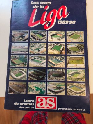Álbumes fútbol, banderín Madrid y pin
