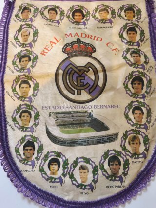Álbumes fútbol, banderín Madrid y pin