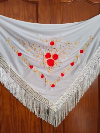 Mantón Flamenco Bordado Morado