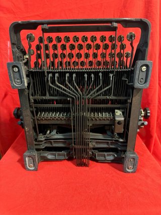Máquina de escribir Hispano-Olivetti M40, AÑOS 30
