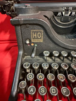 Máquina de escribir Hispano-Olivetti M40, AÑOS 30