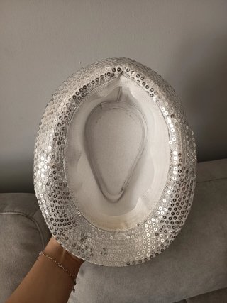 Sombrero de lentejuelas plateado