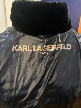Plumas Karl Lagerfeld azul marino. Como nuevo