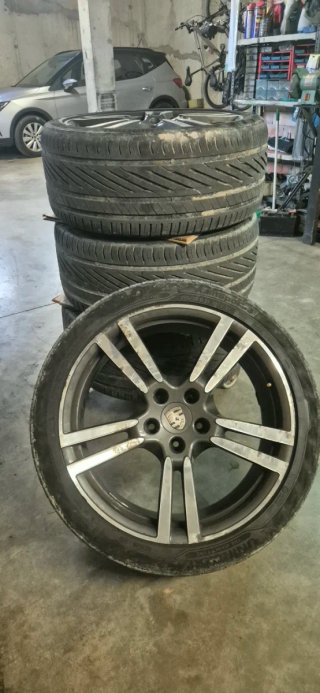 Llanta Porsche 295/35 R21