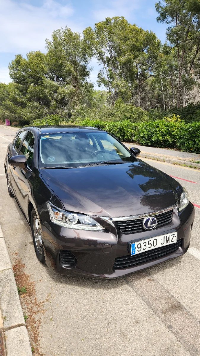 Lexus CT 2011 - foto 1
