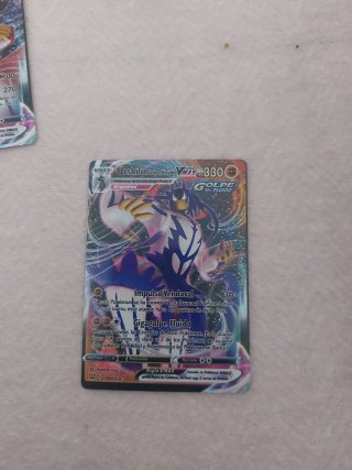 Carta Pokémon Urshifu Golpe Fluido VMAX