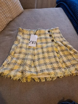 Falda Zara Talla M Tartán Flecos