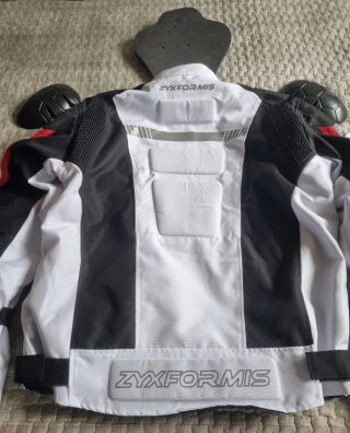 Chaqueta de Moto Negra y Blanca XL Sin estrenar.