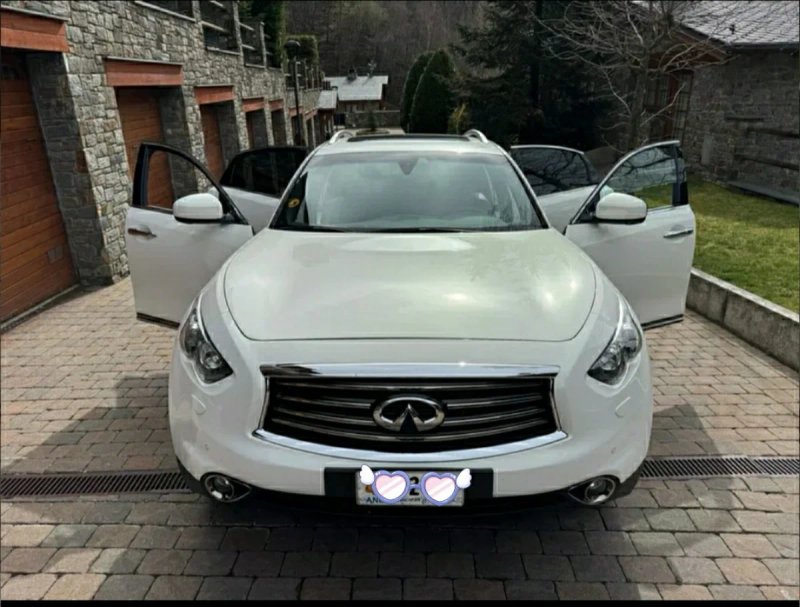 Infiniti QX70 2016 - foto 1