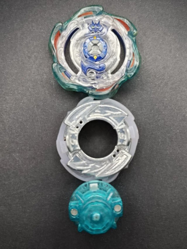 Beyblade Burst Takara Tomy Jinnius + Lanzador