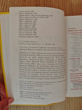 Conjugar es fácil en español de España y de Améric