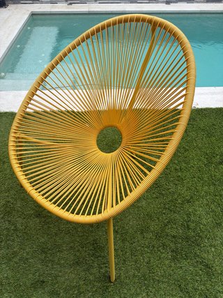 Silla de jardín amarilla