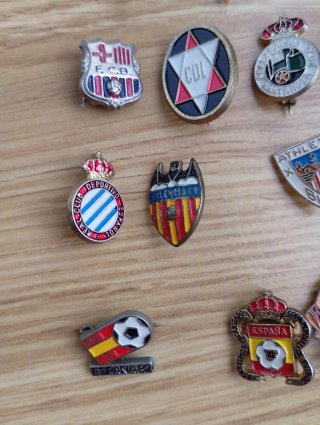 14 Insignias Pins Fútbol de aguja